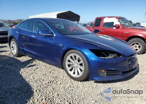 2017 Tesla Model S из США, поврежденный, VIN 5YJSA1E1XHF184437